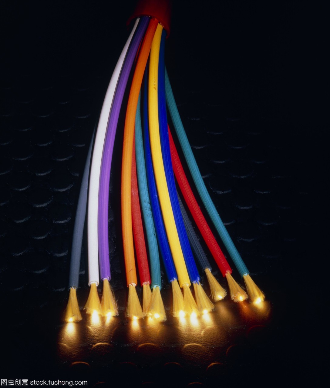 光纤技术在现代通信中的关键应用